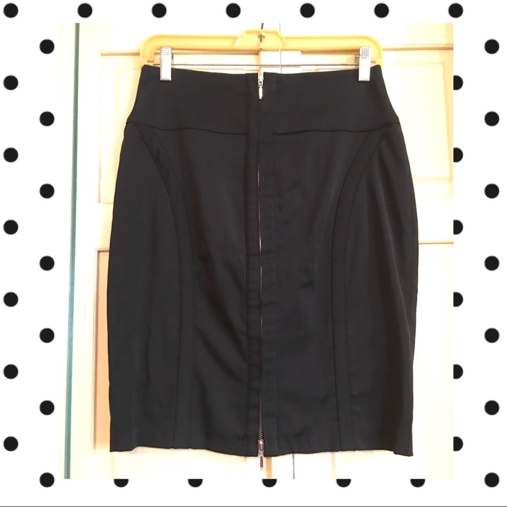 KENAR Slim Black Skirt with Front Zipper Size